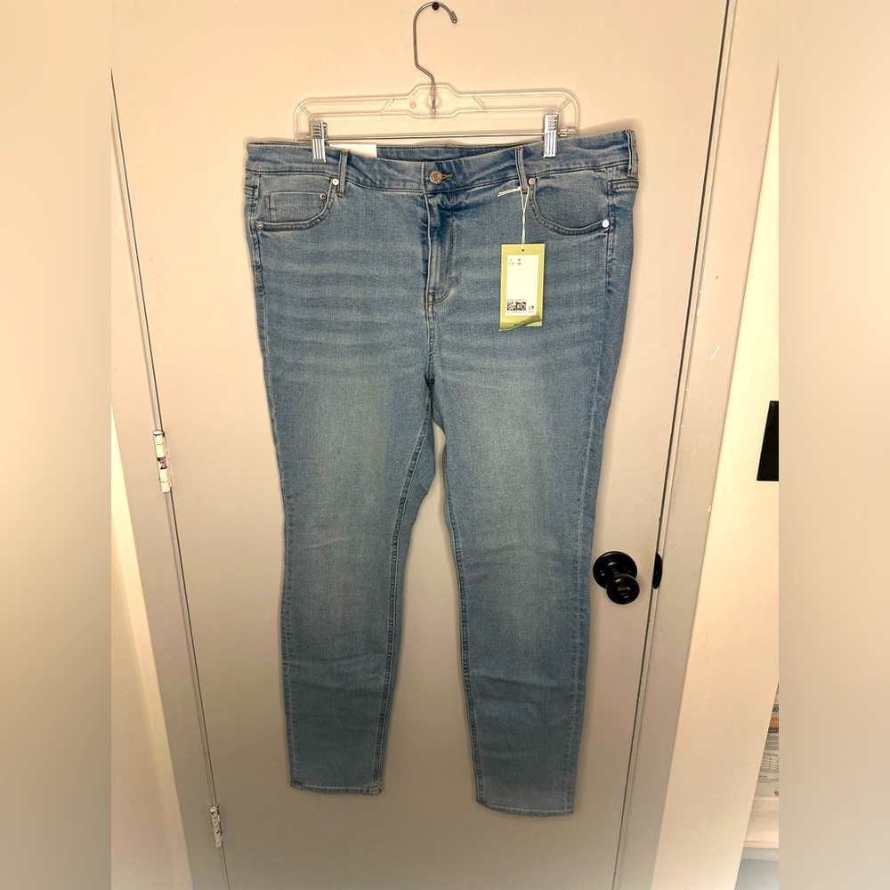 ⭐️ NWT H&M Skinny Jeans Size 18